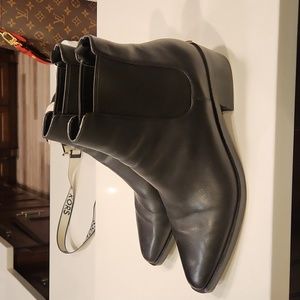 Michael Kors Chelsea LOTTIE Boots women's, 9.5 Black leather.